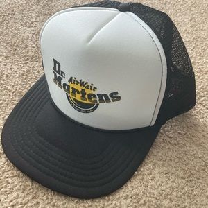 Dr martens hat